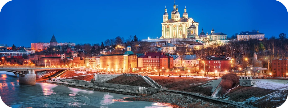 Набережная Днепра. Смоленск.Фото: Yuliya Baturina.Dreamstime.com