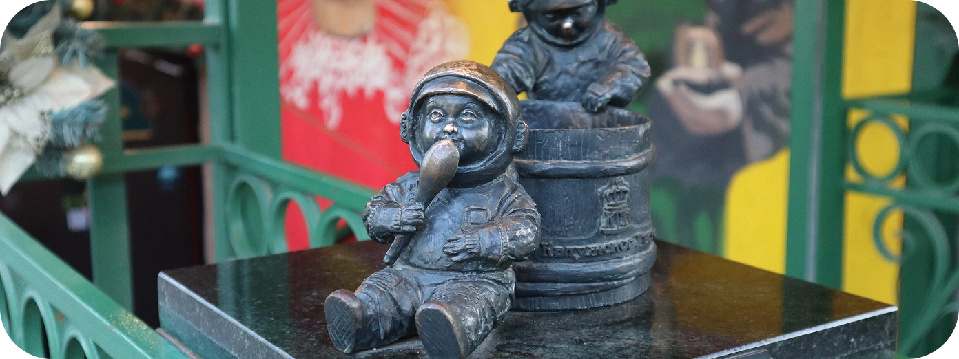 Скульптура «космонавтиков». Калуга. 
